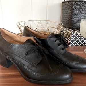 Naturalizer lace-ups